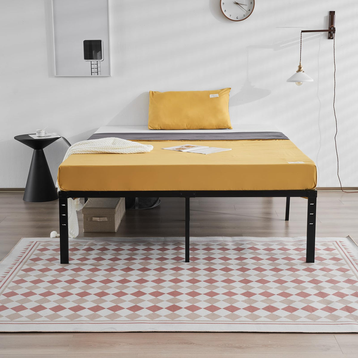 18 Inch Metal Queen Bed Frame O32655